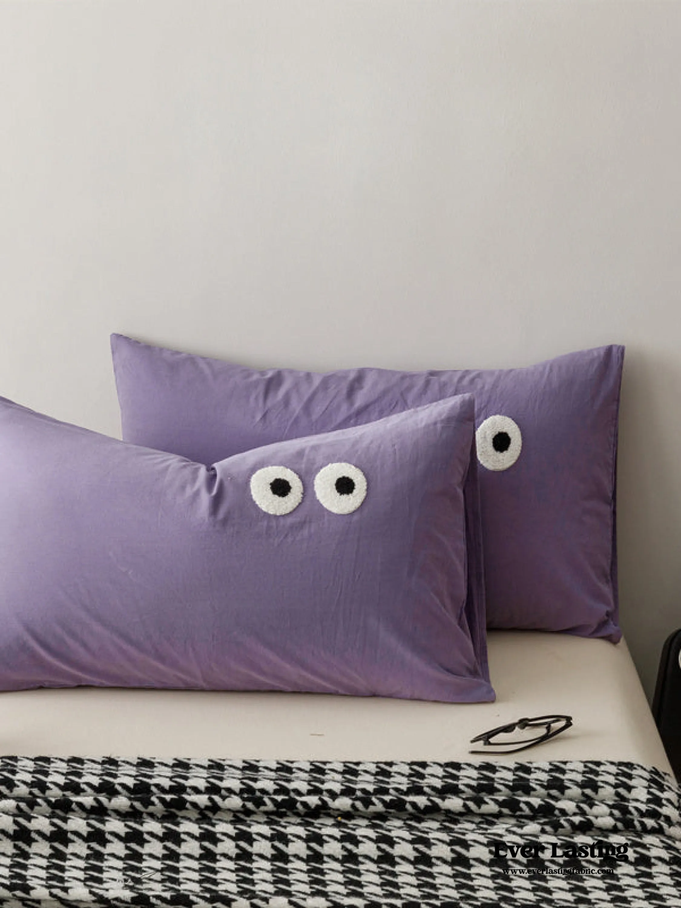 Googly Eyes Pillowcases (8 Colors)