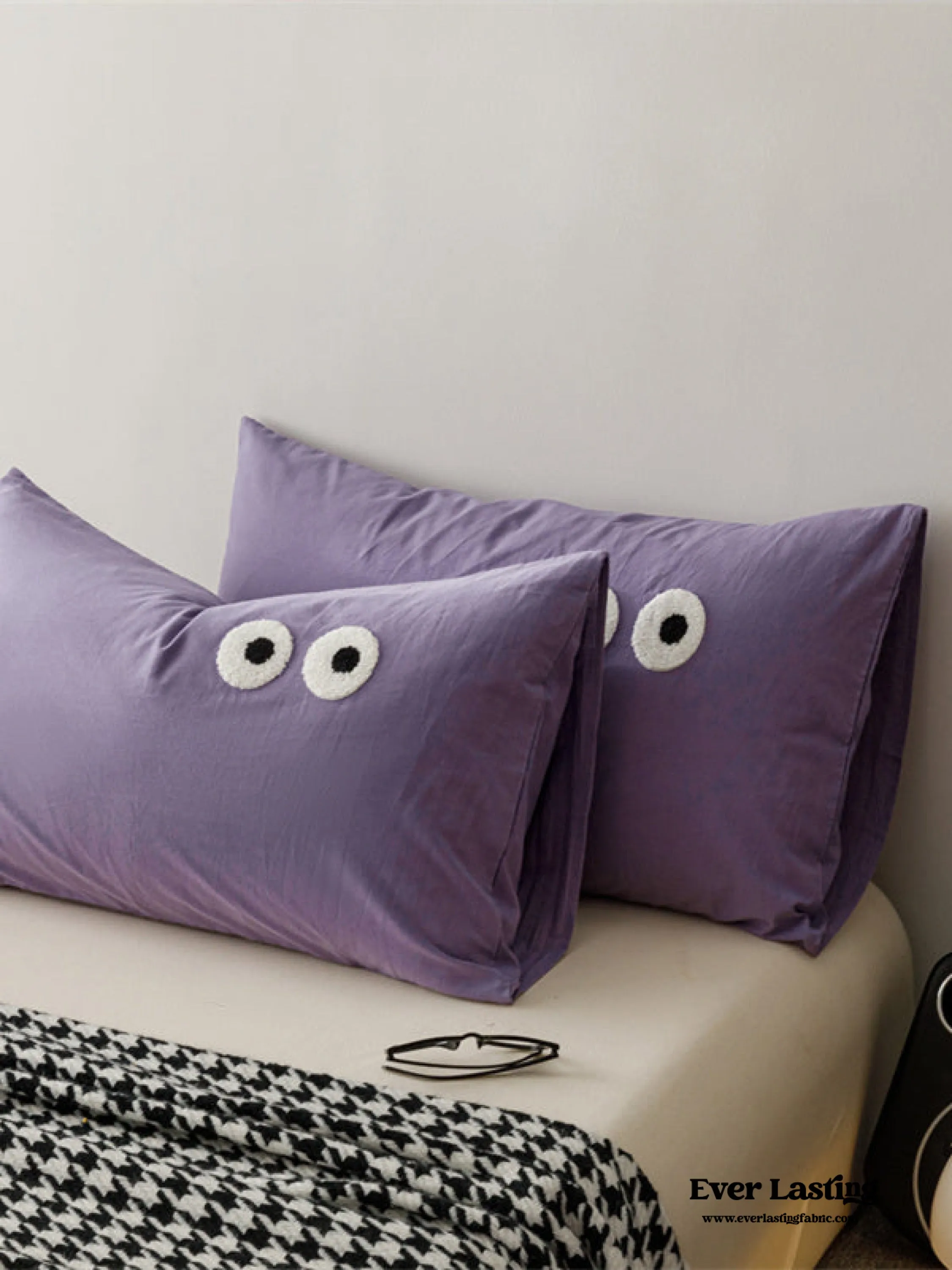 Googly Eyes Pillowcases (8 Colors)