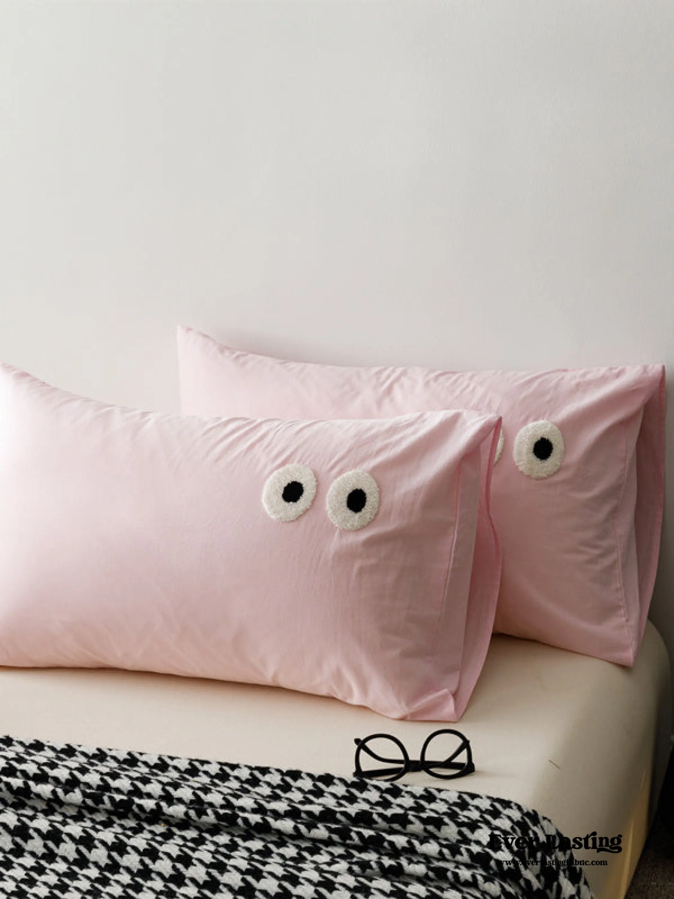 Googly Eyes Pillowcases (8 Colors)