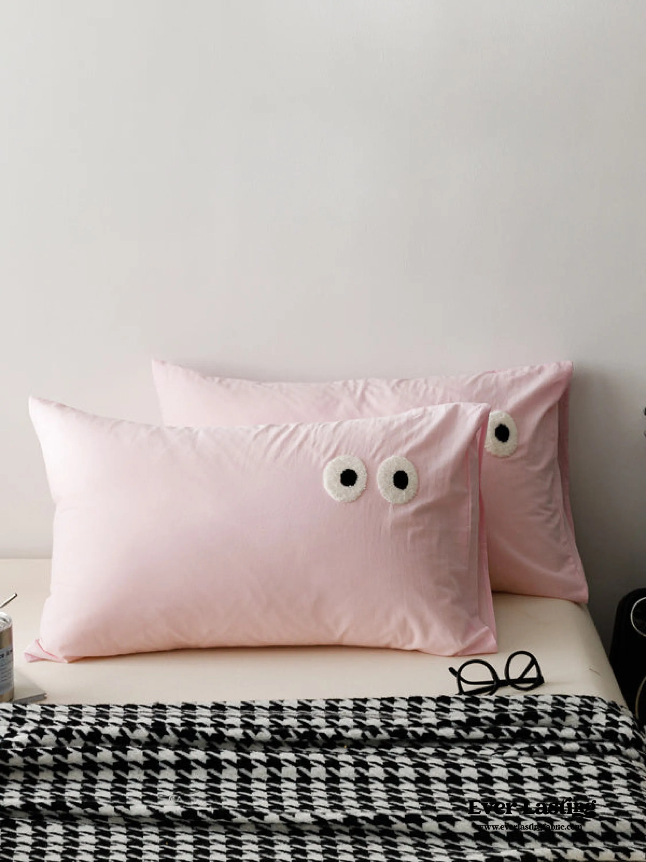 Googly Eyes Pillowcases (8 Colors)