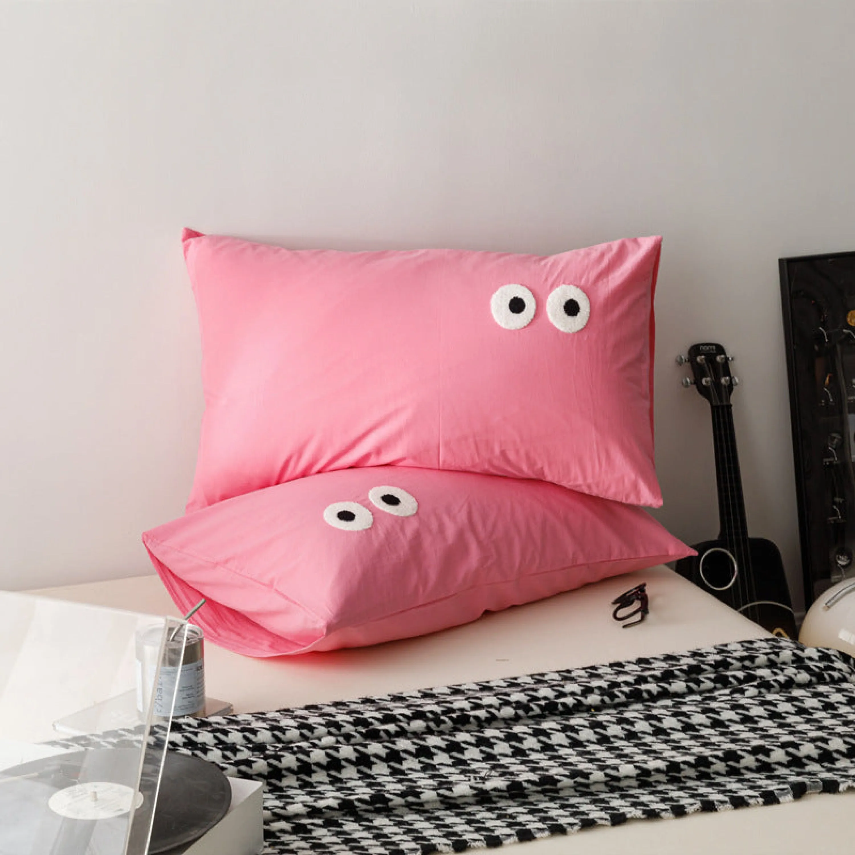 Googly Eyes Pillowcases (8 Colors)