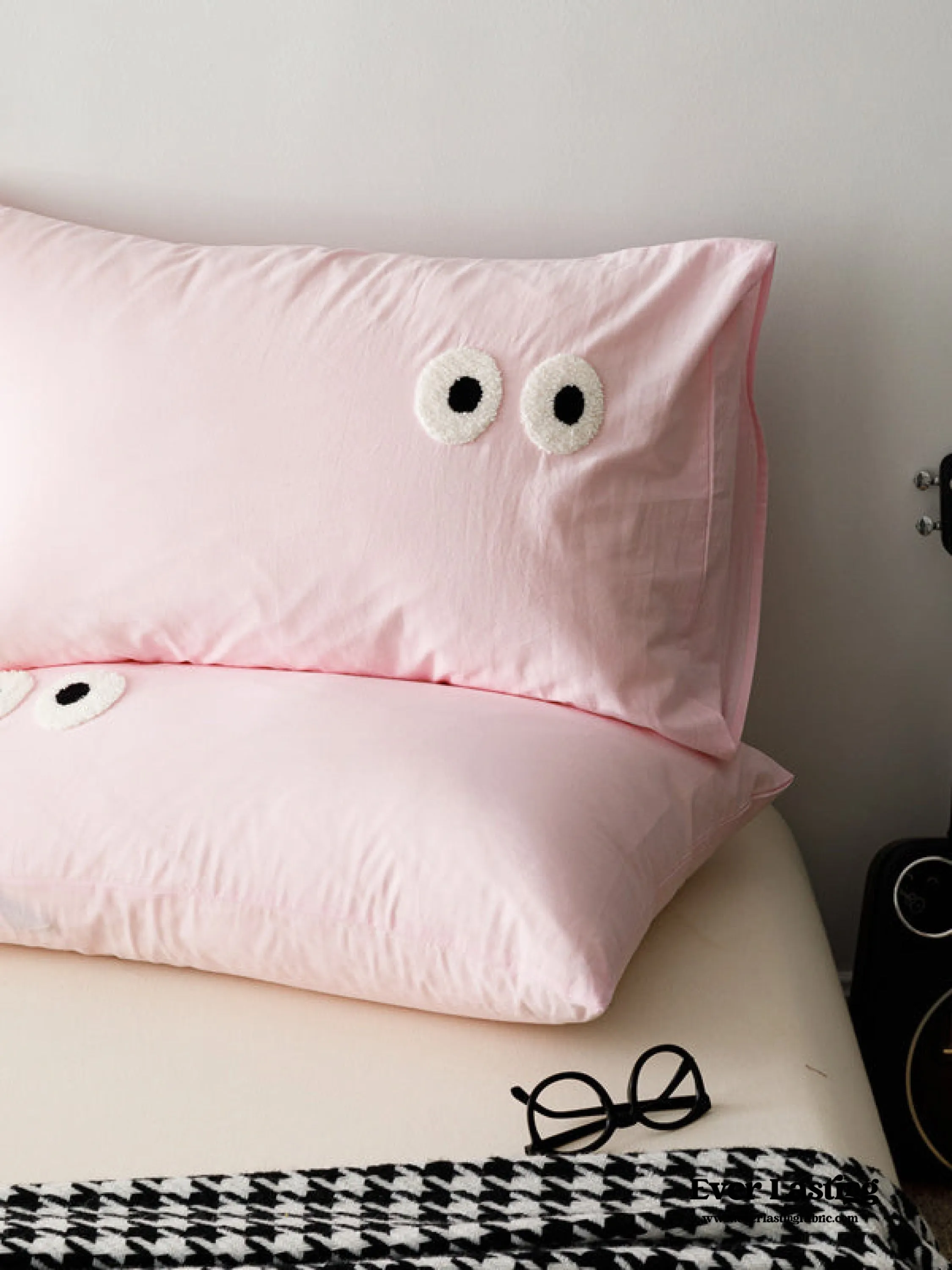 Googly Eyes Pillowcases (8 Colors)