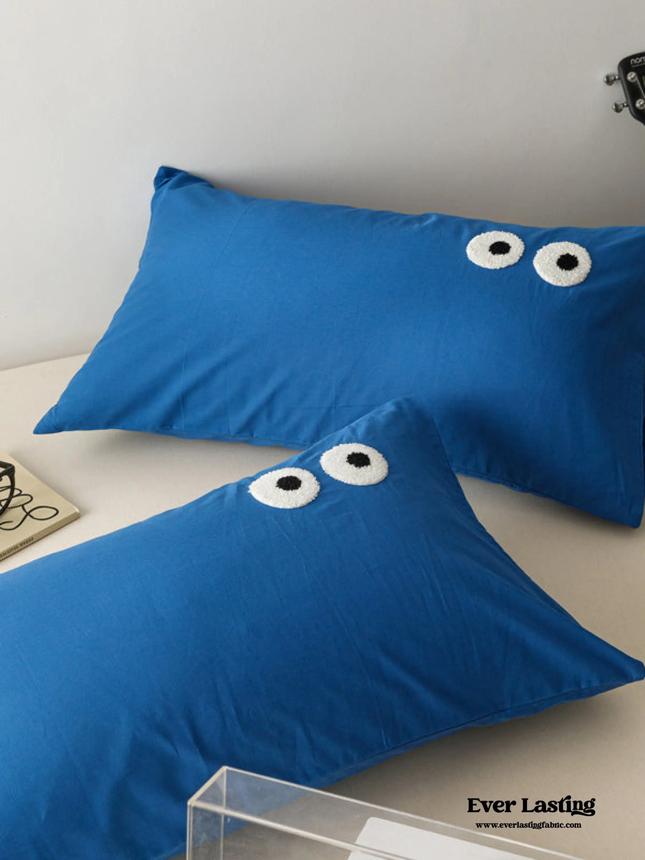 Googly Eyes Pillowcases (8 Colors)