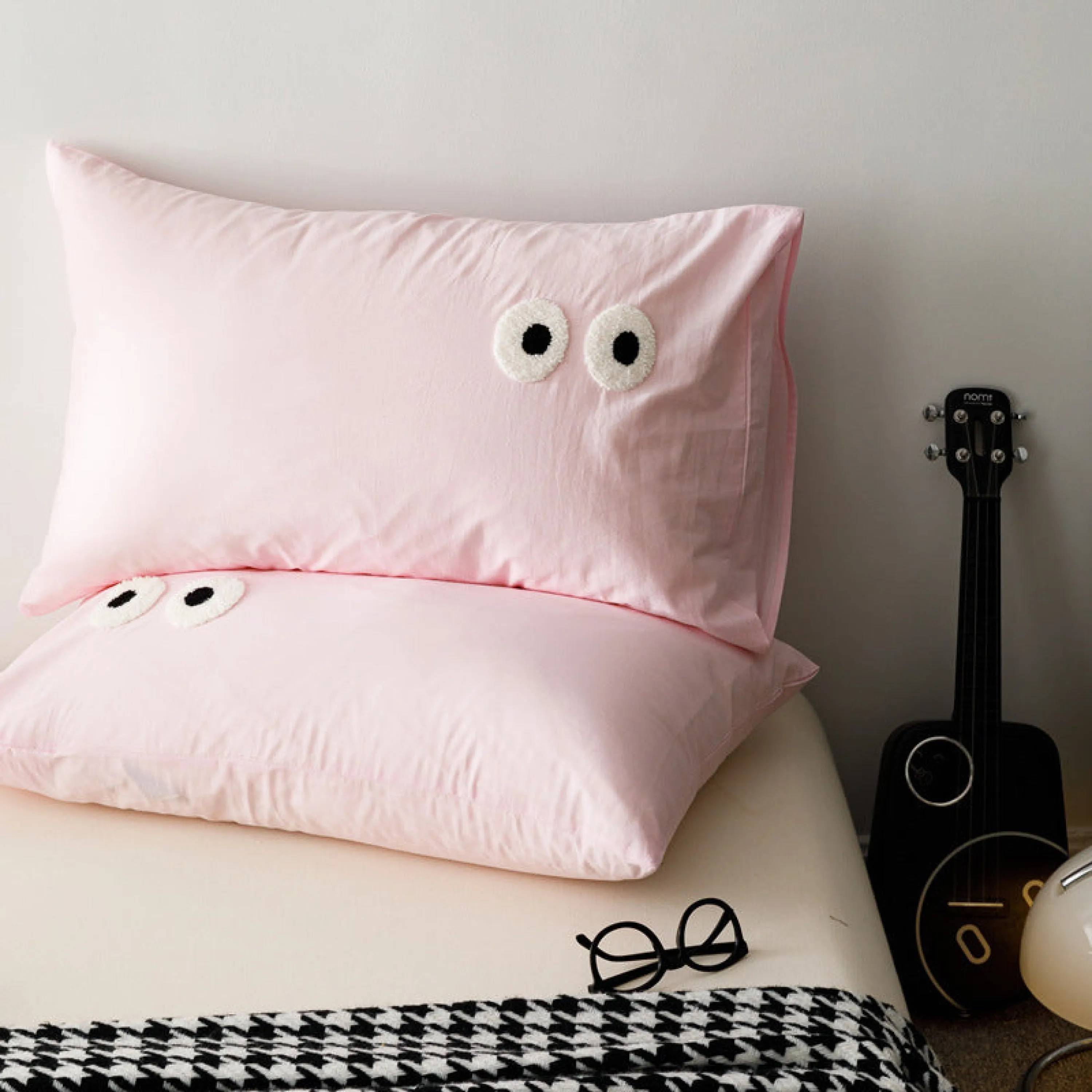 Googly Eyes Pillowcases (8 Colors)