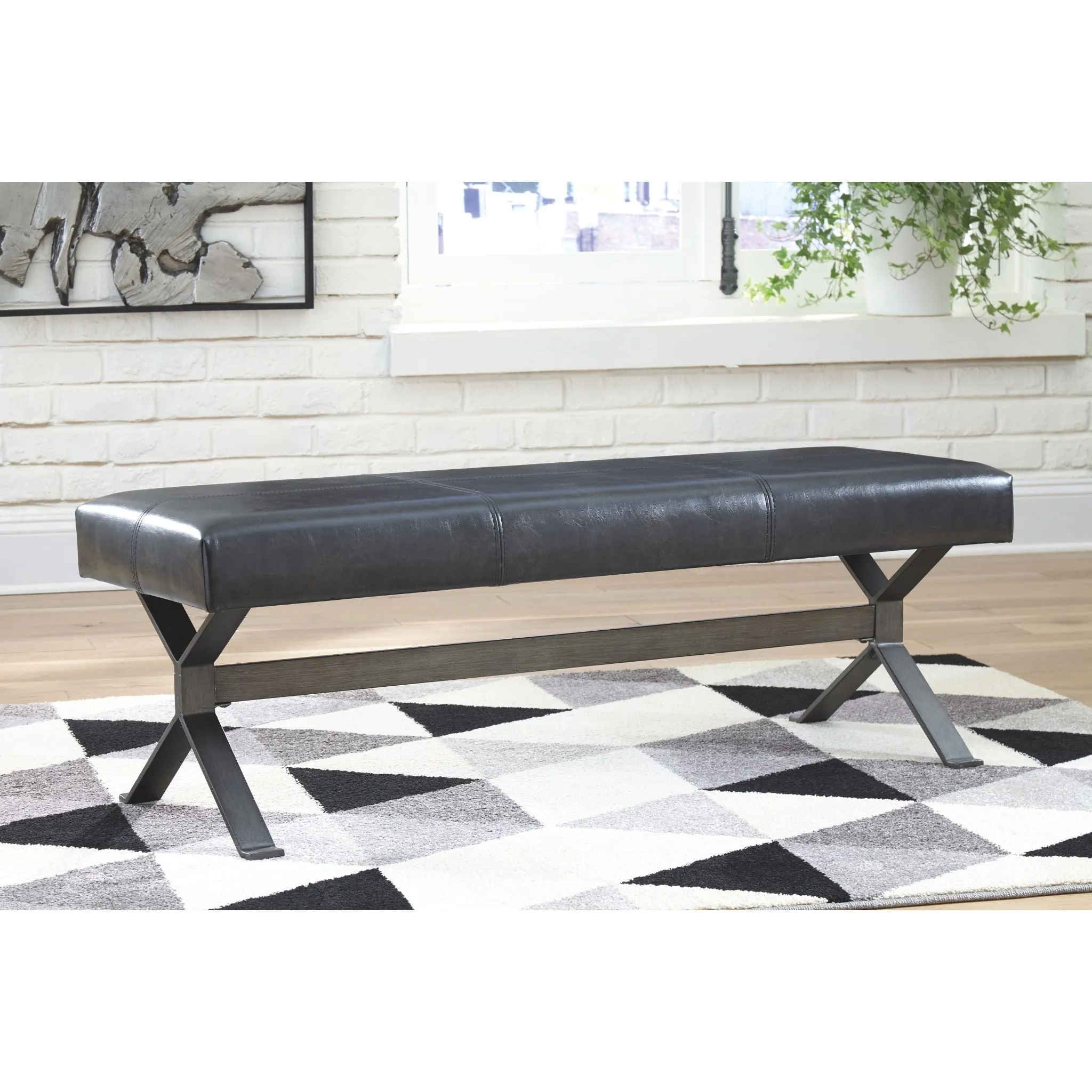 Lariland Bench